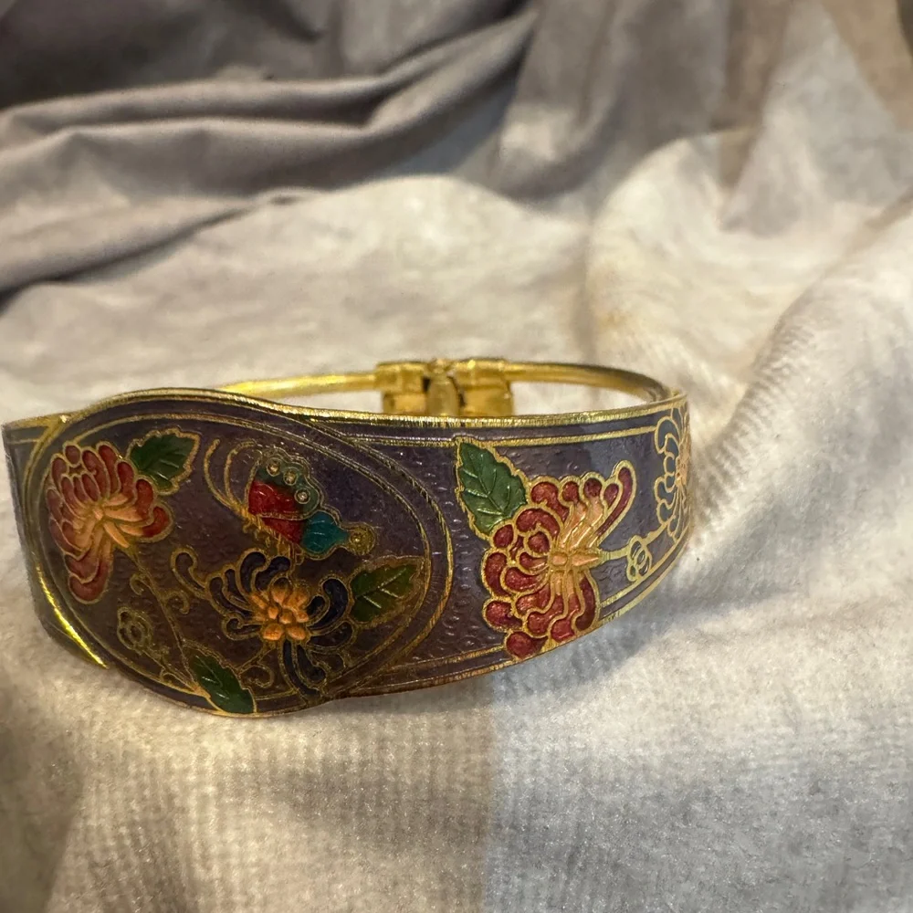Cloisonne Elegant Gold‎ and Purple Hinged  Floral Bracelet